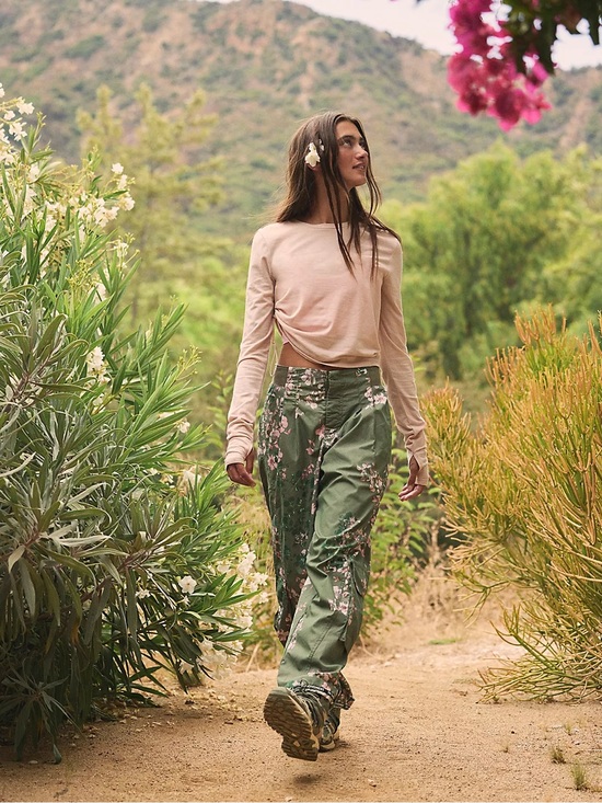 Free People Pants - Free People Mesmerize Me Olive Floral Cargo Pants Large